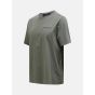 Peak performance orig small logo tee pine needle